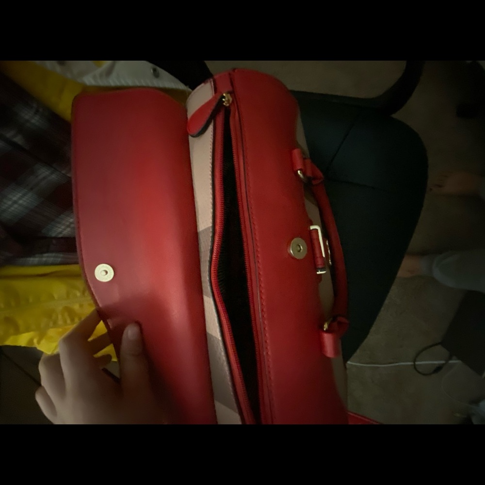 Purses - Picture 5 of 8